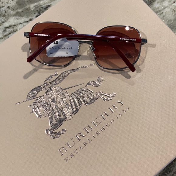 Burberry sunglasses NWT - Picture 2 of 6